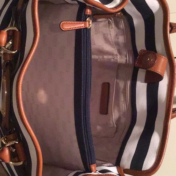 BRAND NEW MICHAEL KORS  STRIPED CANVAS W/TAN LEATHER TRIM TOTE BAG - Picture 2 of 6